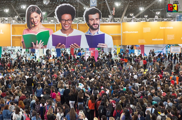 Ainda assim é melhor a bienal a tiro